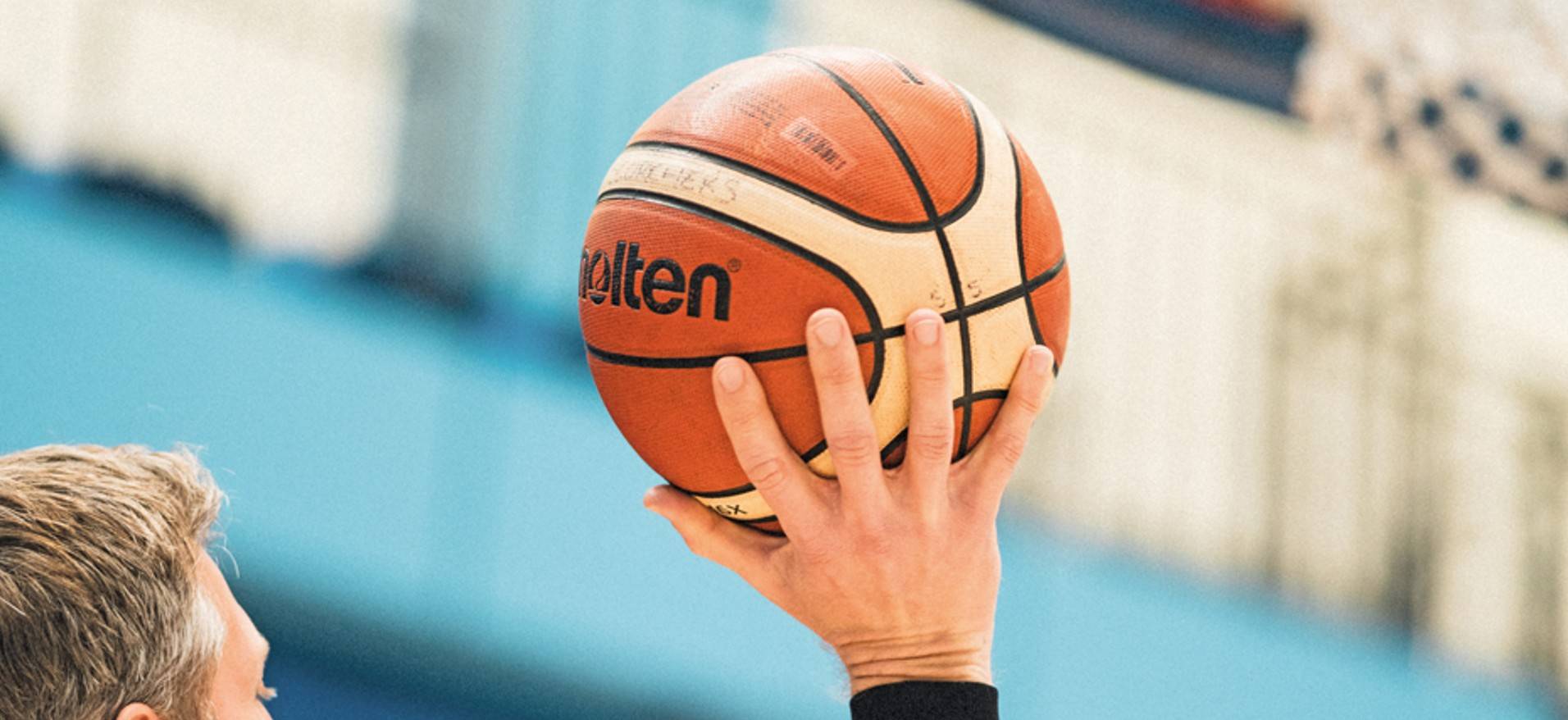 BASKETBALL